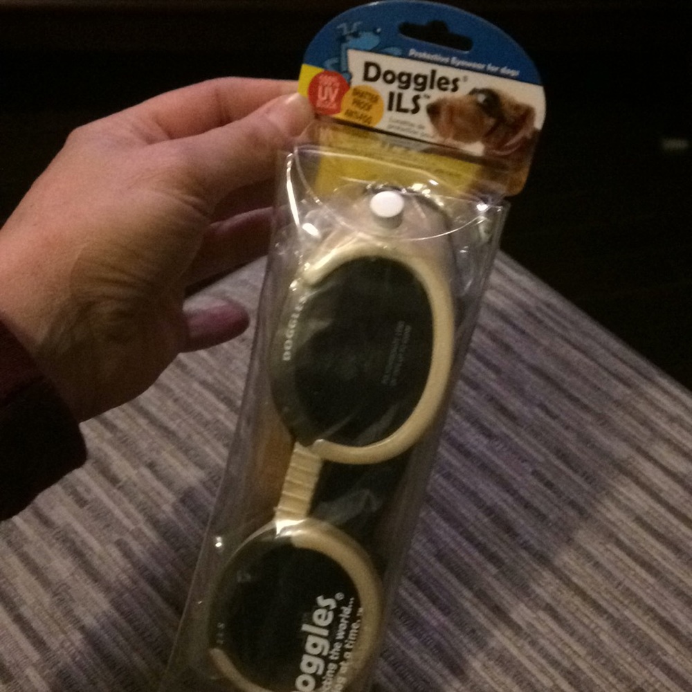 Doggles ILS, large, never opened